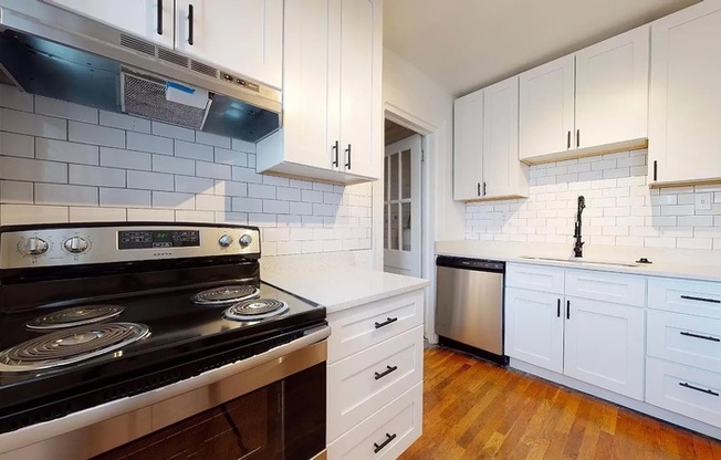 305 E PONCE DE LEON AVE
