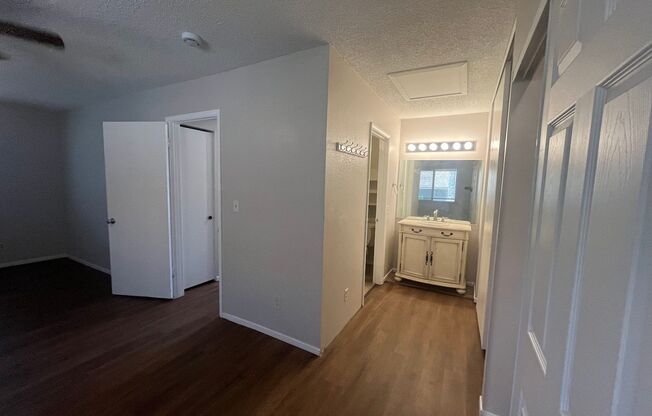 2 beds, 2 baths, $1,325