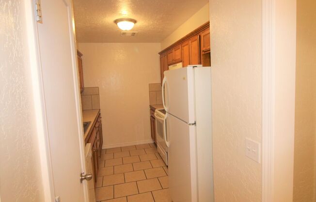 2 beds, 1 bath, 950 sqft, $895, Unit 118