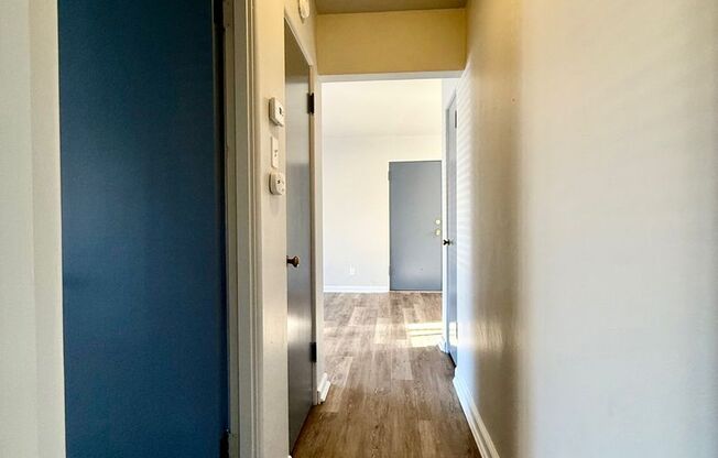 1 bed, 1 bath, 800 sqft, $975, Unit 5948- 1W