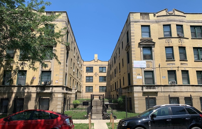 2 beds, 1 bath, $1,150, Unit 4840 #1N