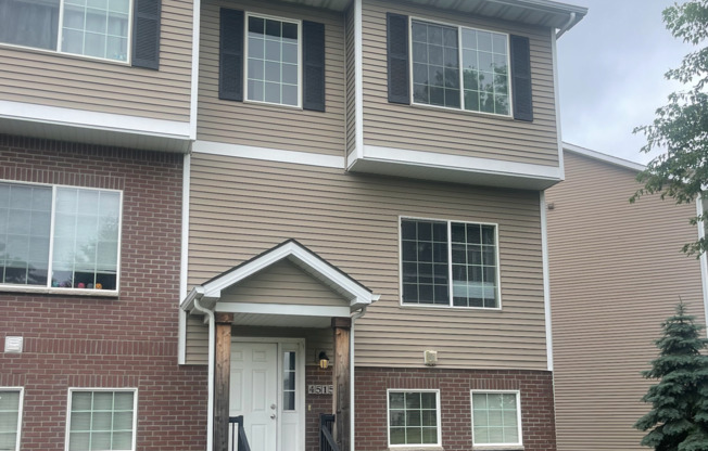 3 Bedroom Townhome in Ankeny Available July 15th, 2026!
