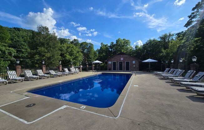 2 beds, 1 bath, 923 sqft, $1,279, Unit 014