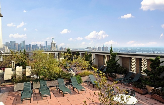 60 E 8 ST