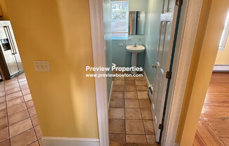 28 MONTFERN AVE