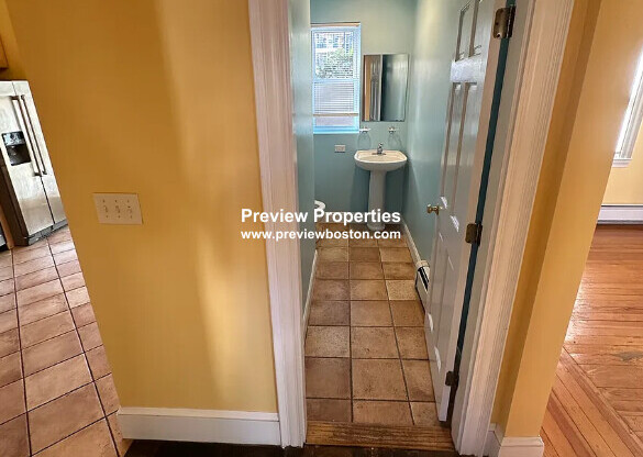 28 MONTFERN AVE