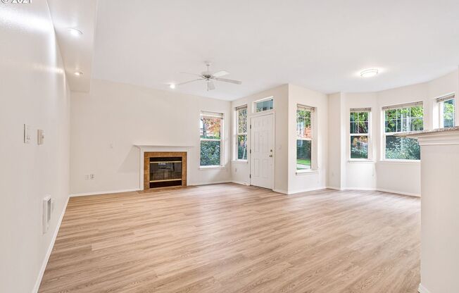 2 beds, 2 baths, $2,395, Unit Unit 801