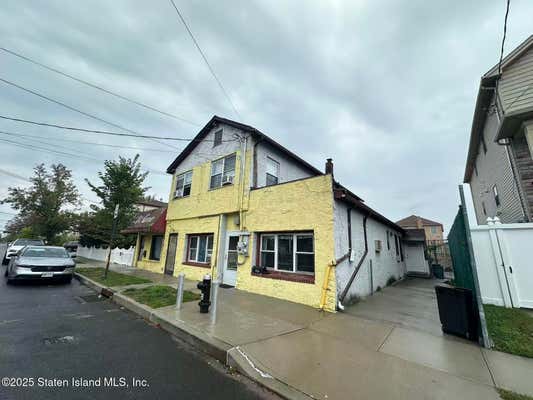 121 ROMA AVE