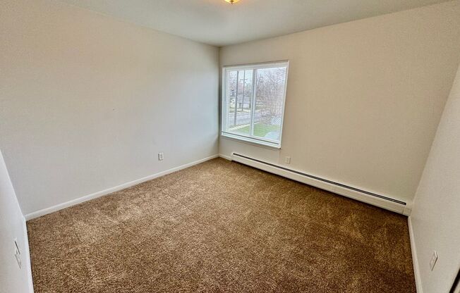 2 beds, 1 bath, 900 sqft, $1,295, Unit 4