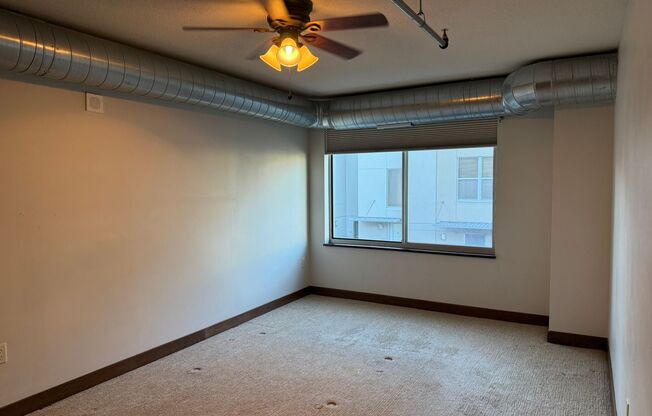 3 beds, 2 baths, $3,099, Unit #707