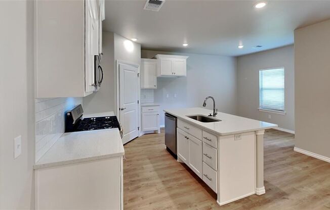 Luxury 2 Bedroom 2 Bathroom Cottage in 55+ Community (MOVE IN SPECIAL)