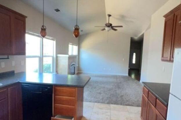 3BED 2BATH - Garage, Yard & Laundry