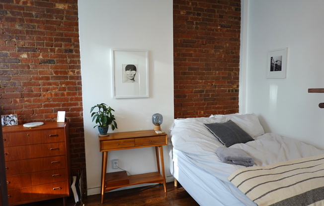 258 CLINTON AVE