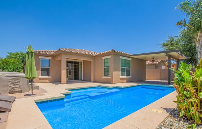 Wow!  Awesome home in EXCELLENT area of Goodyear! Solar!!!