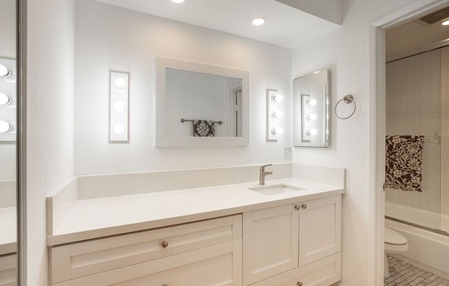 1 bed, 1 bath, 690 sqft, $2,995, Unit 217