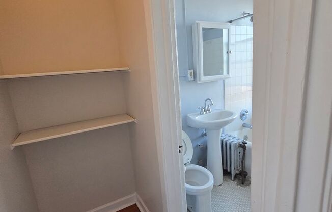 Studio, 1 bath, 280 sqft, $1,250, Unit 802