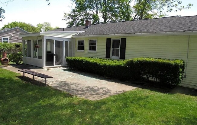 1247 TRAPELO RD