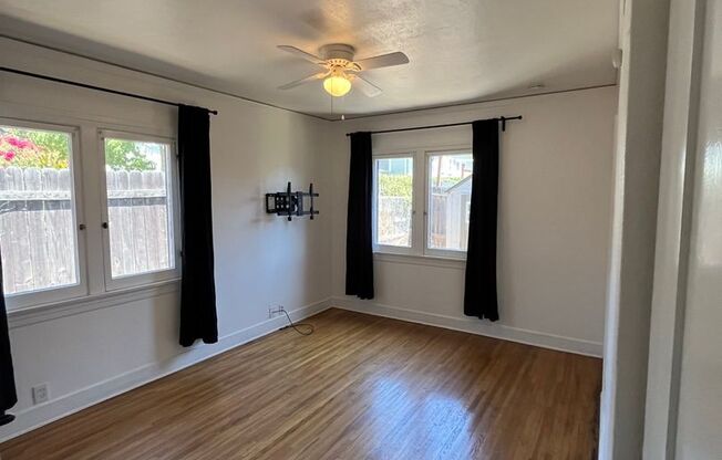 2 beds, 1 bath, $2,800