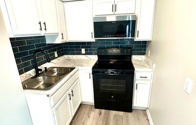 2 beds, 1.5 baths, 1,100 sqft, $1,099, Unit 712-A