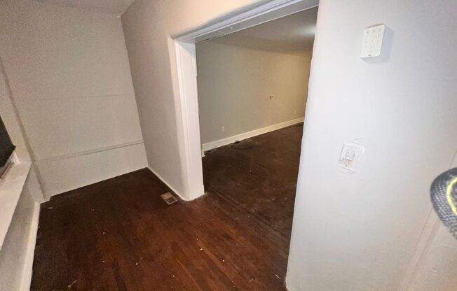 3 beds, 1 bath, $1,195