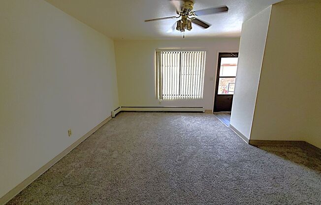 Cache Creek Flats - 1 bed 1 bath townhome – Blocks from Main Street, Windsor, CO