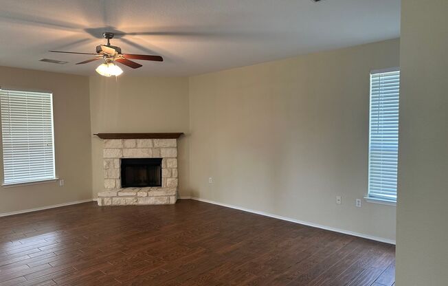 Modern 3/BR 2.5/BA Home with Stylish Kitchen & Cozy Fireplace