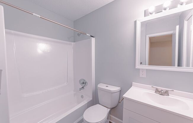 2 beds, 1.5 baths, 1,050 sqft, $1,550, Unit 15-2859