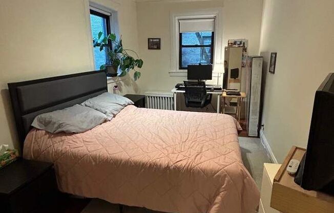 1 bed, 1 bath, $3,300, Unit 3B