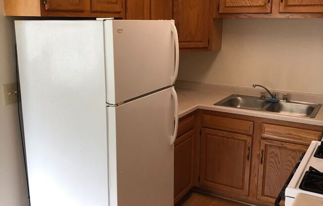 2 beds, 1 bath, 900 sqft, $1,295, Unit 4412-203