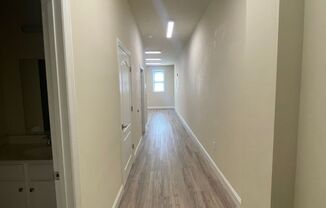 1 bed, 1 bath, $1,095, Unit Plaza 34- 210