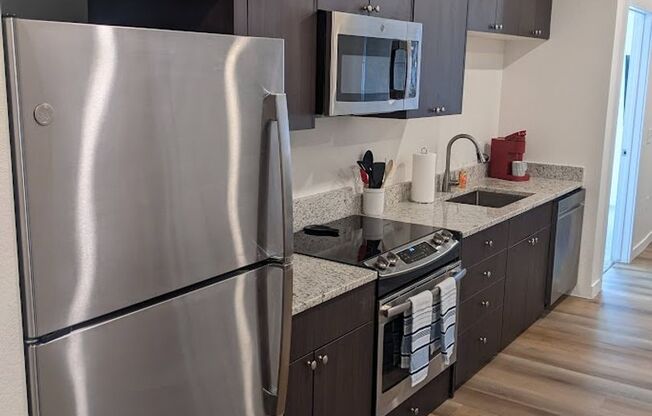 1 bed, 1 bath, 724 sqft, $1,650, Unit 5621 #101 Silverstone