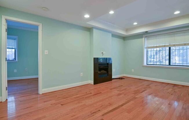 1437 Spring Rd NW