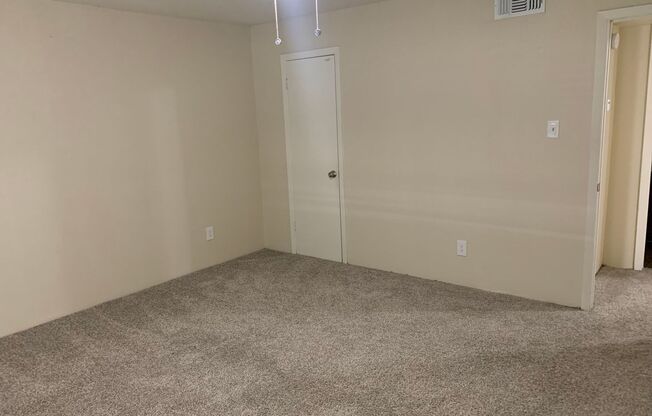 1 bed, 1 bath, 703 sqft, $850, Unit 2110