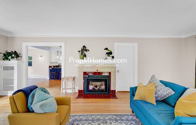 Stunning Four Bedroom Home Near Multnomah Village!