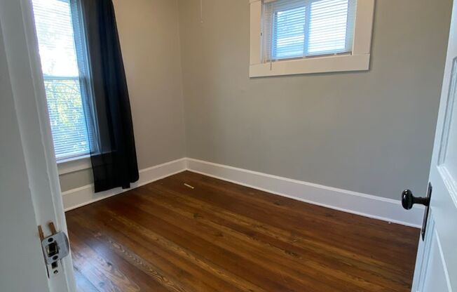 3 beds, 1 bath, 1,100 sqft, $1,500, Unit 337