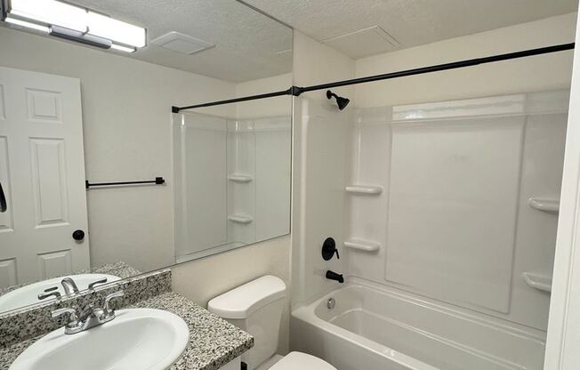 2 beds, 1 bath, 850 sqft, $1,295, Unit 523-01-16