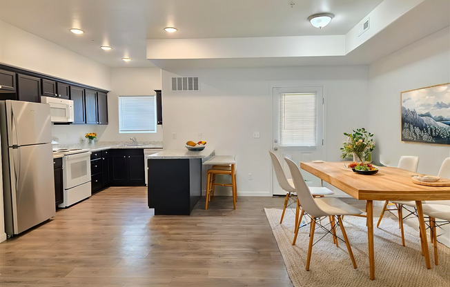 3 beds, 2 baths, 1,200 sqft, $1,750, Unit 1917-130