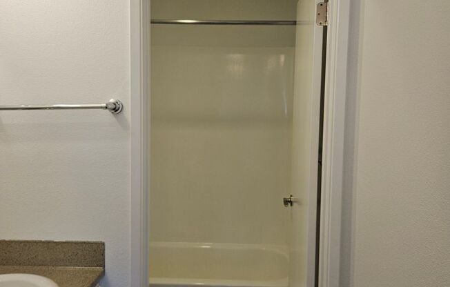 2 beds, 1 bath, 720 sqft, $1,850, Unit 522