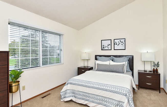 Birch Lake Townhomes - Bedroom
