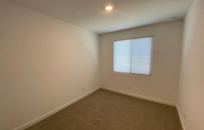5 beds, 3 baths, $2,745