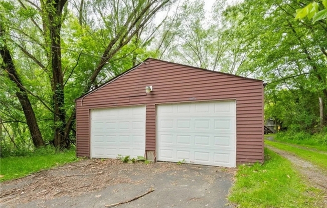 2555 COLE RD