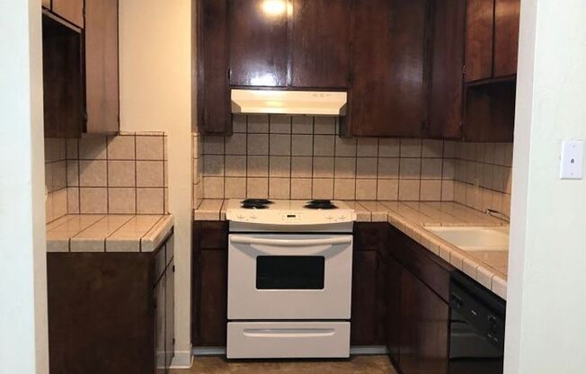 1422p-796-7004 N. Half Moon Dr.   MG