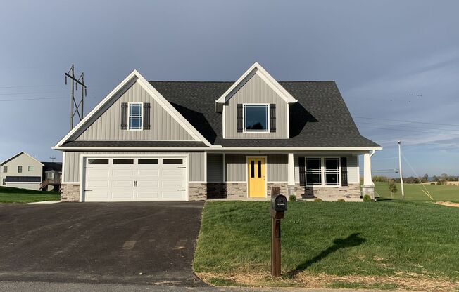 Gorgeous 3 bed, 2.5 bath single family home built in 2022 located in Timberland Estates!!