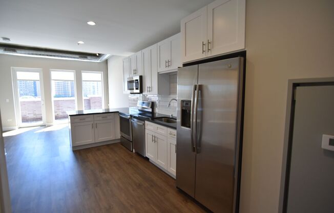 1 bed, 1 bath, 711 sqft, $2,800, Unit 3833-617