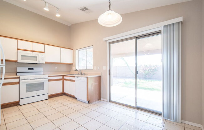 14028 N 150 LN