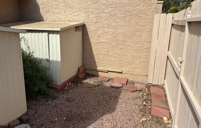 2 beds, 1 bath, $1,495, Unit #1043