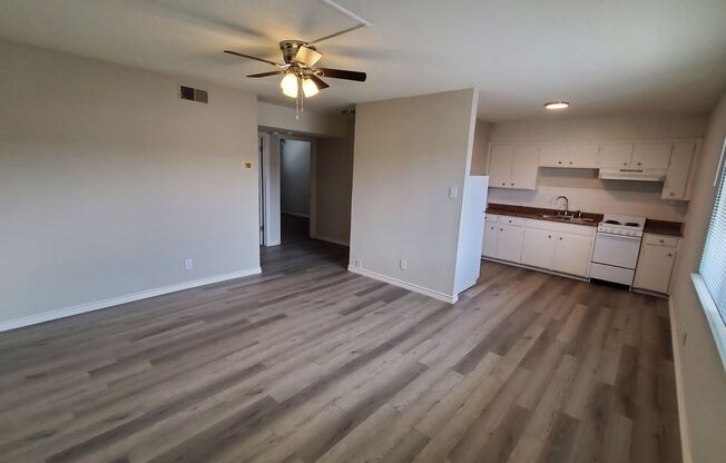 2 beds, 1 bath, 752 sqft, $695, Unit 203