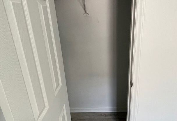 2 beds, 1 bath, 855 sqft, $1,299, Unit 3364-07