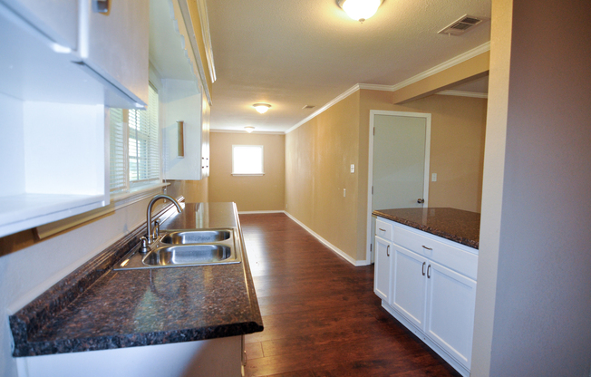6601 Stonewall-House