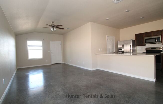 3 beds, 2 baths, $1,325